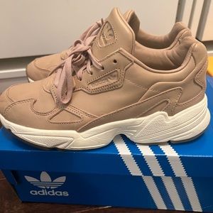 Like New! Adidas Originals Falcon Leather Sneakers Ash Pearl